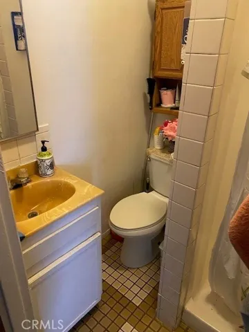 1850 W 11th, Los Angeles, California 90006