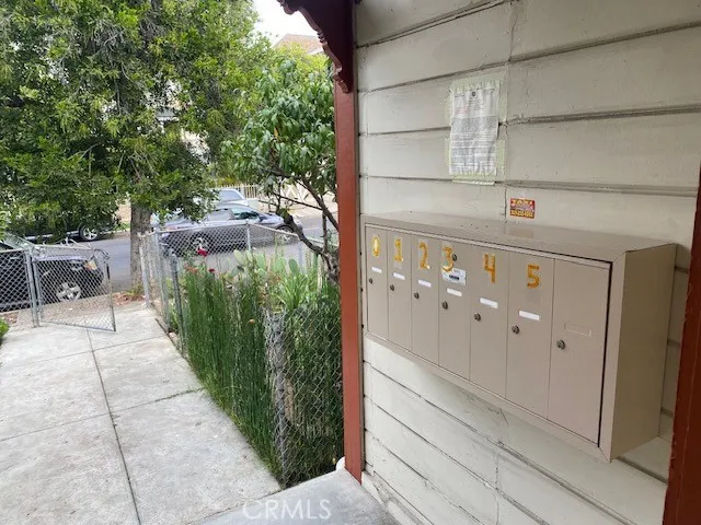 1850 W 11th, Los Angeles, California 90006