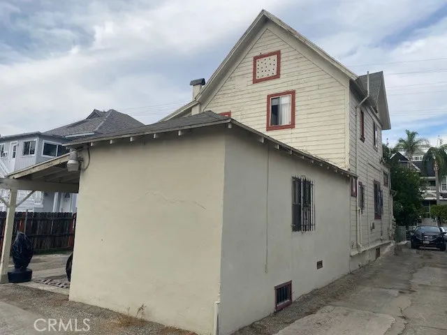 1850 W 11th, Los Angeles, California 90006