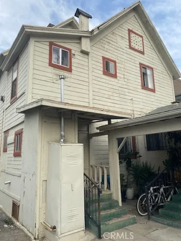 1850 W 11th, Los Angeles, California 90006
