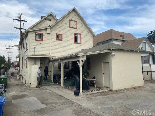 1850 W 11th, Los Angeles, California 90006