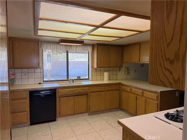 27513 Highview Avenue, Barstow, California 92311