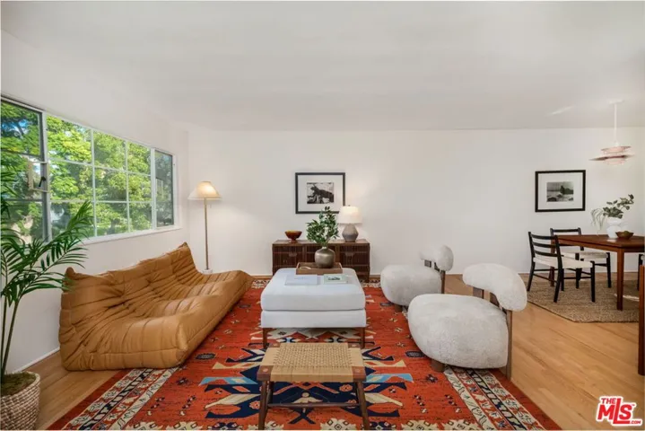 5172 1/2 Village, Los Angeles, California 90016
