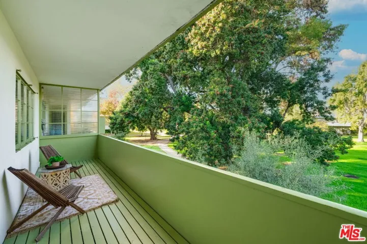5172 1/2 Village, Los Angeles, California 90016
