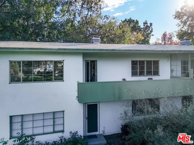 5172 1/2 Village, Los Angeles, California 90016