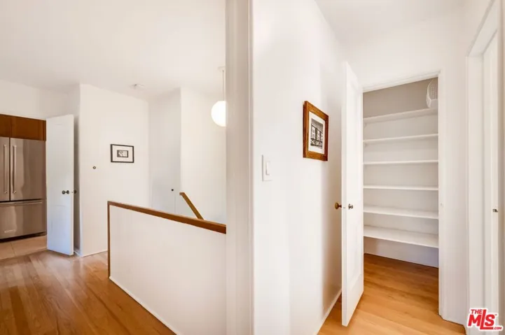 5172 1/2 Village, Los Angeles, California 90016