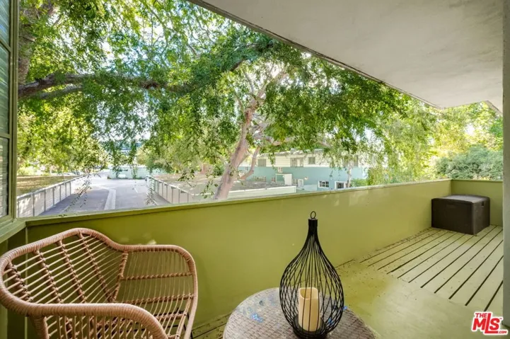 5172 1/2 Village, Los Angeles, California 90016