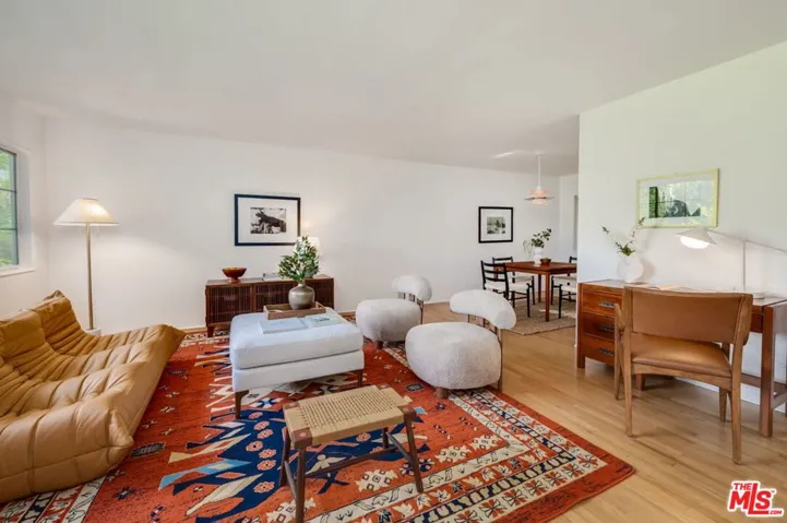 5172 1/2 Village, Los Angeles, California 90016