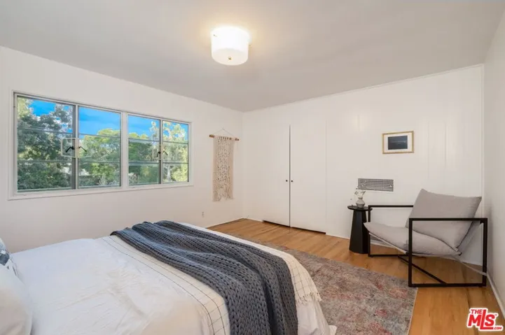5172 1/2 Village, Los Angeles, California 90016