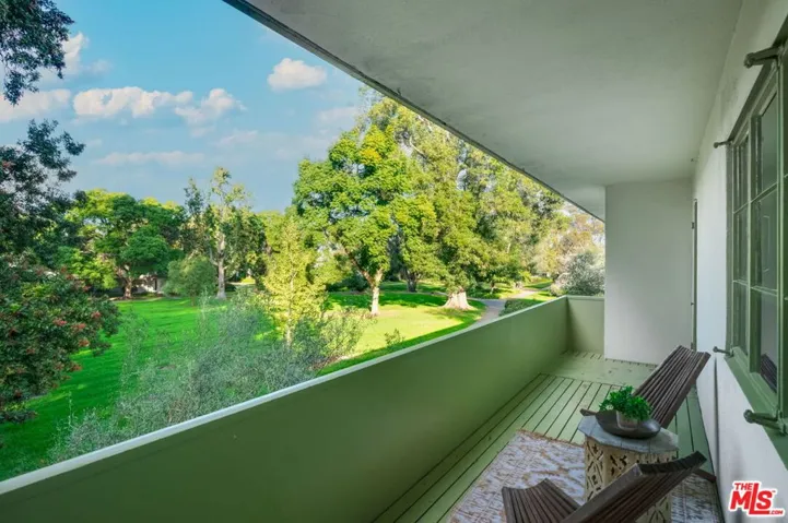 5172 1/2 Village, Los Angeles, California 90016