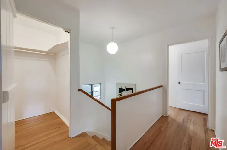 5172 1/2 Village, Los Angeles, California 90016