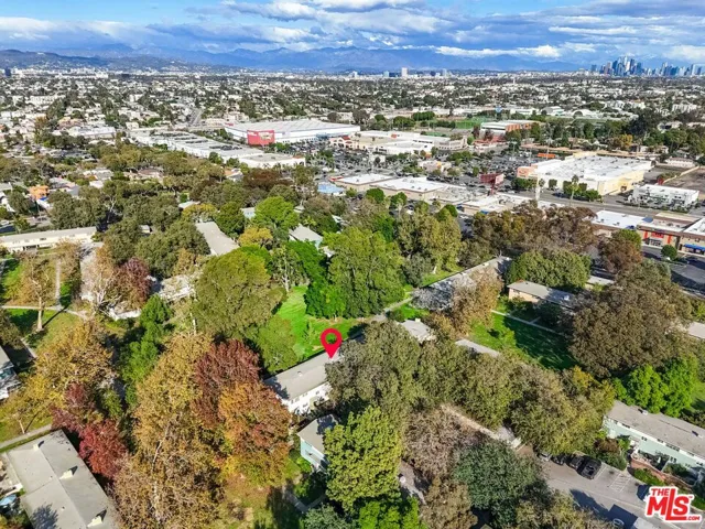 5172 1/2 Village, Los Angeles, California 90016
