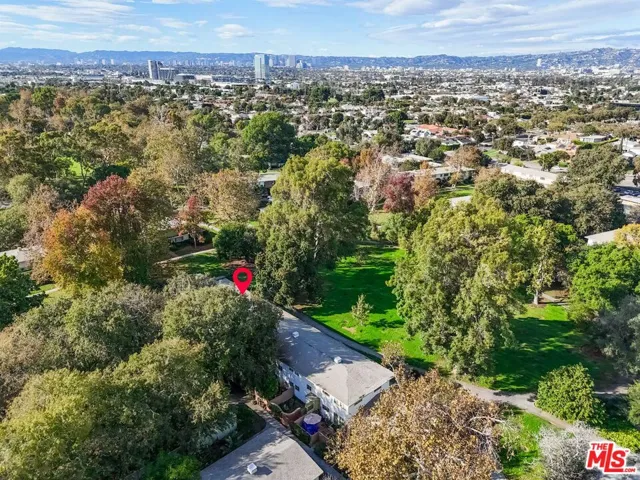 5172 1/2 Village, Los Angeles, California 90016