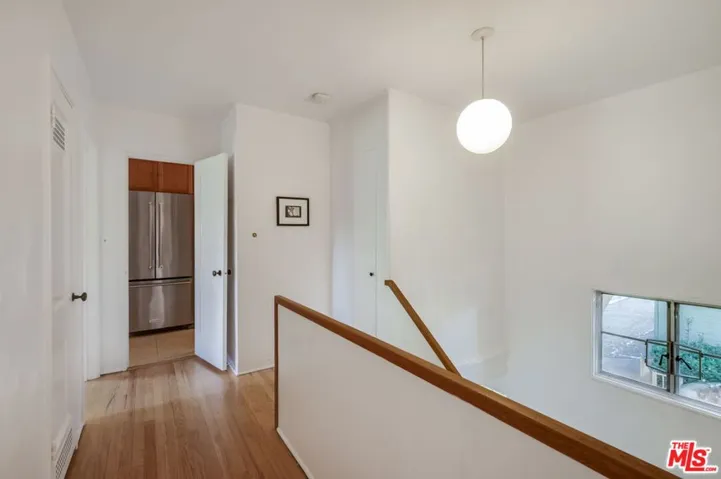 5172 1/2 Village, Los Angeles, California 90016