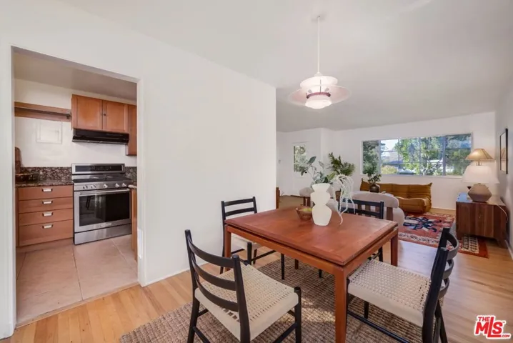 5172 1/2 Village, Los Angeles, California 90016
