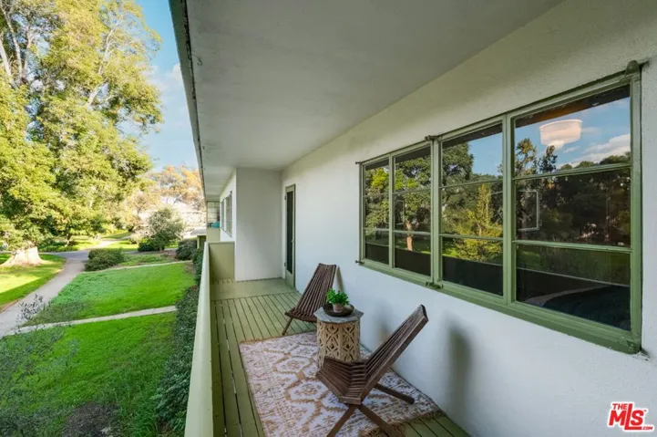 5172 1/2 Village, Los Angeles, California 90016