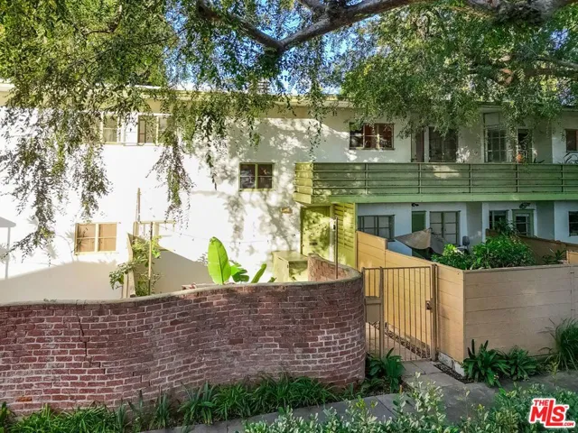 5172 1/2 Village, Los Angeles, California 90016