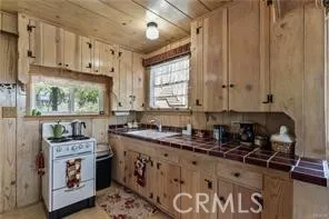 28810 Cedar, Lake Arrowhead, California 92352 home-pic-5