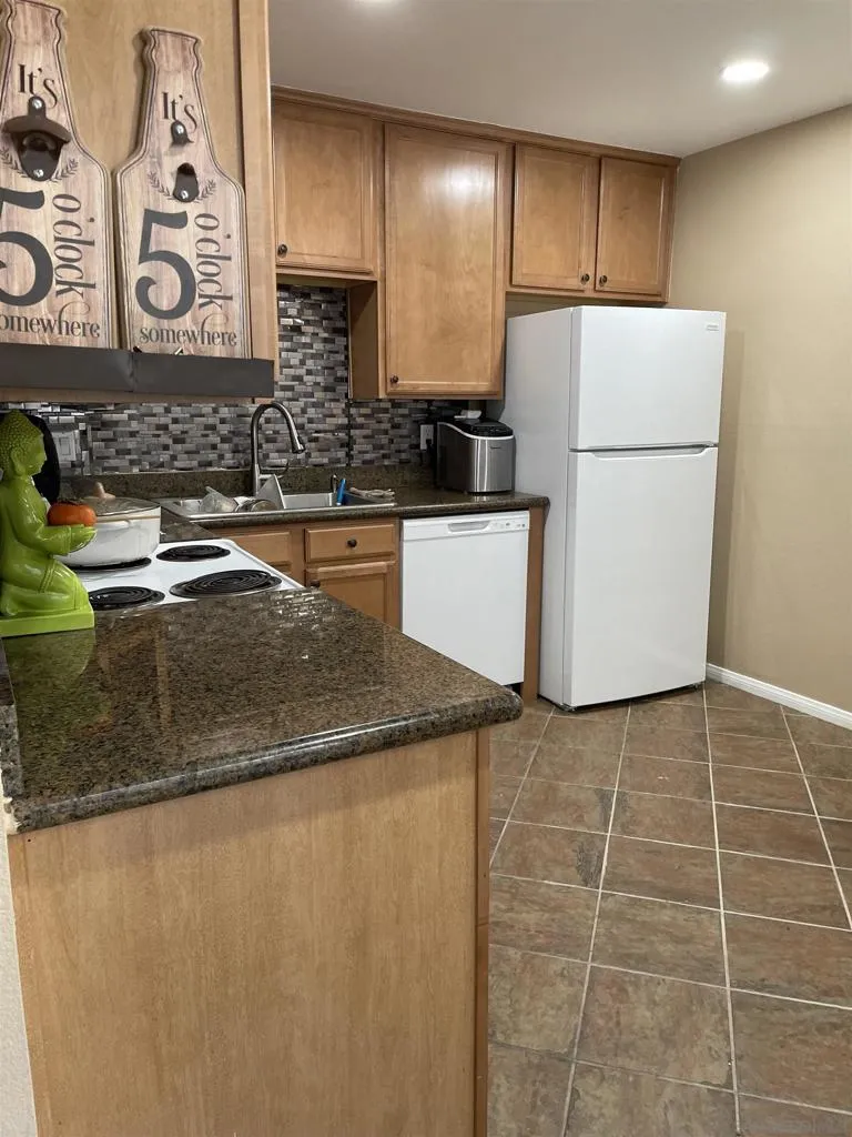 6333 College Grove Way 5110, San Diego, California 92115 home-pic-4