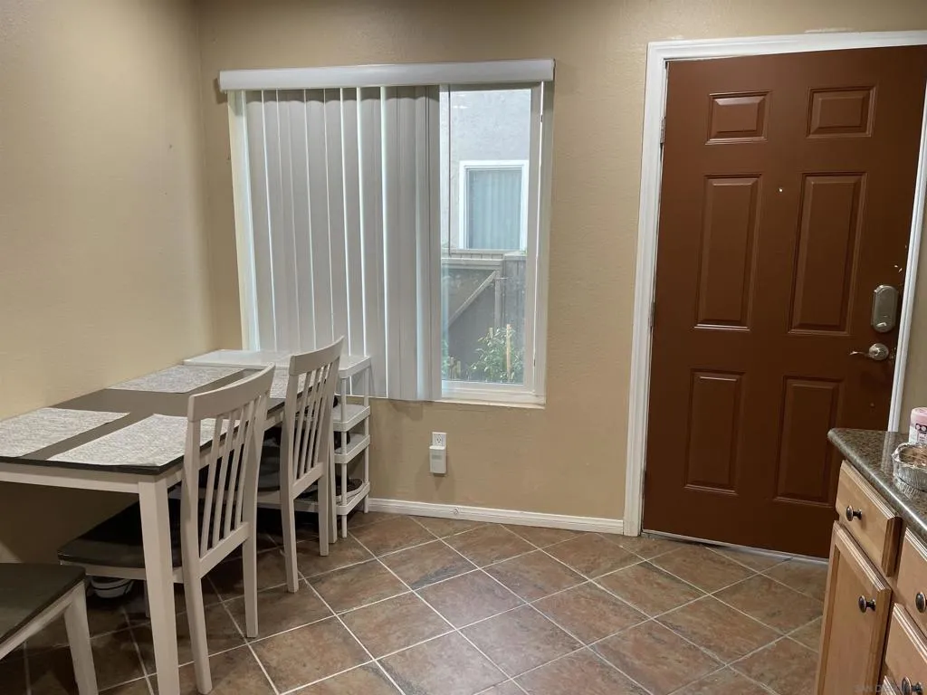 6333 College Grove Way 5110, San Diego, California 92115 home-pic-17