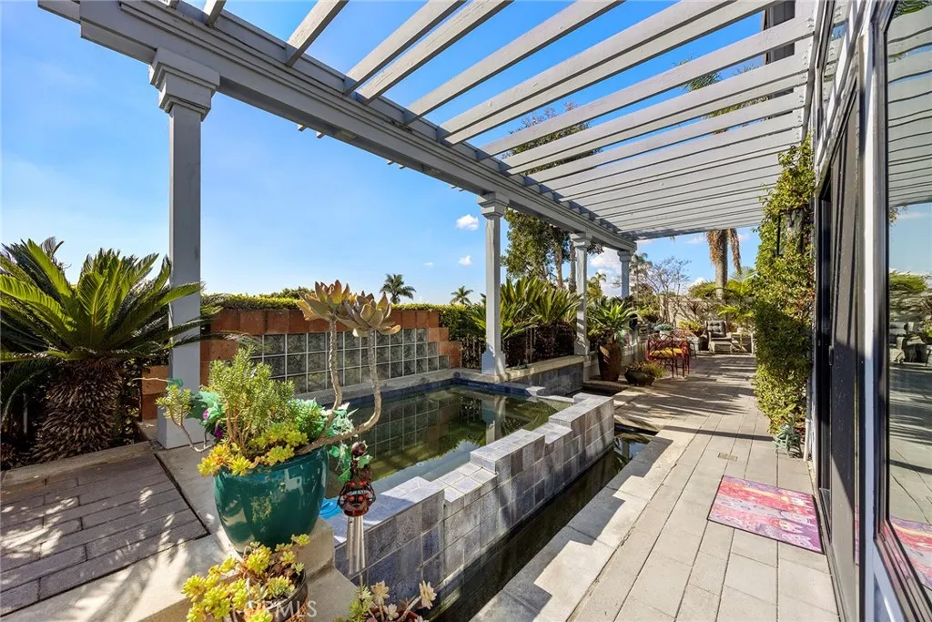 2850 Signal Pointe, Signal Hill, California 90755 home-pic-27