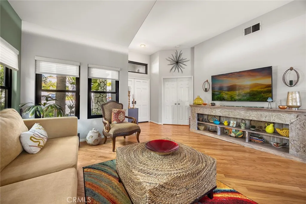 2850 Signal Pointe, Signal Hill, California 90755 home-pic-6