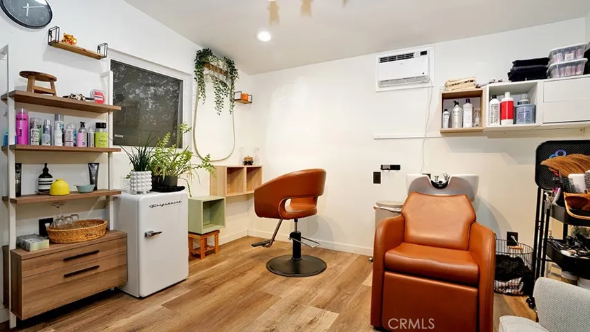 Custom Beauty Salon.