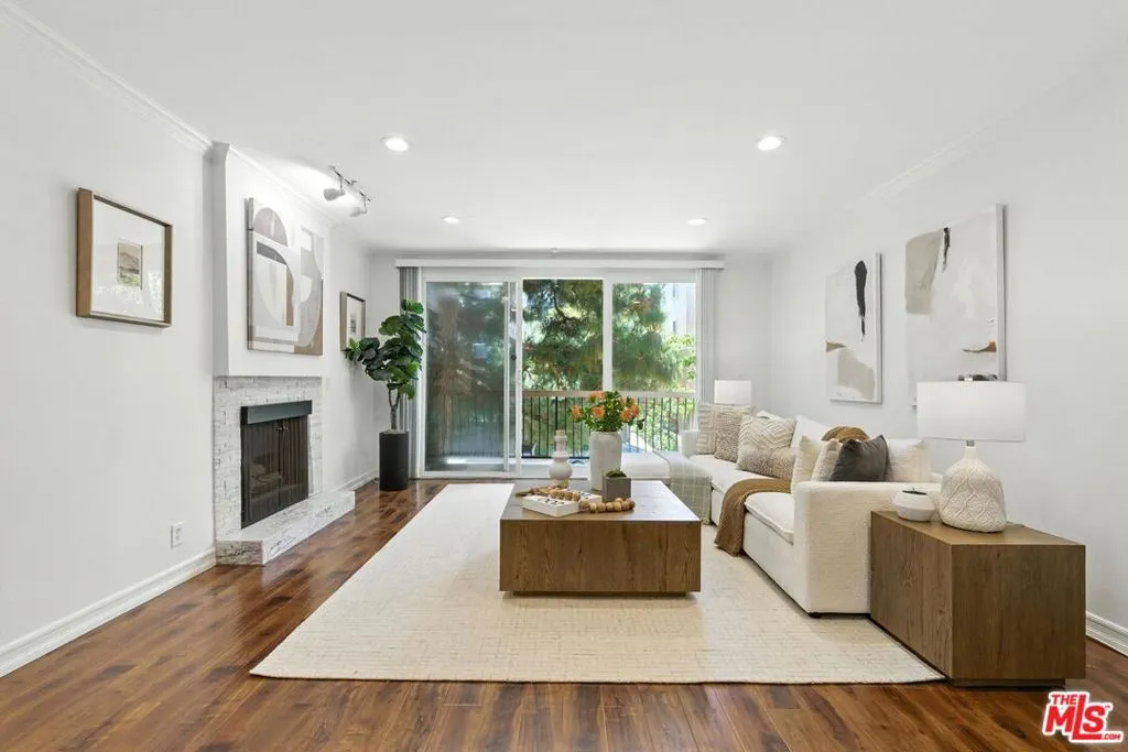 1520 Camden Avenue 103, Los Angeles, California 90025 home-pic-1