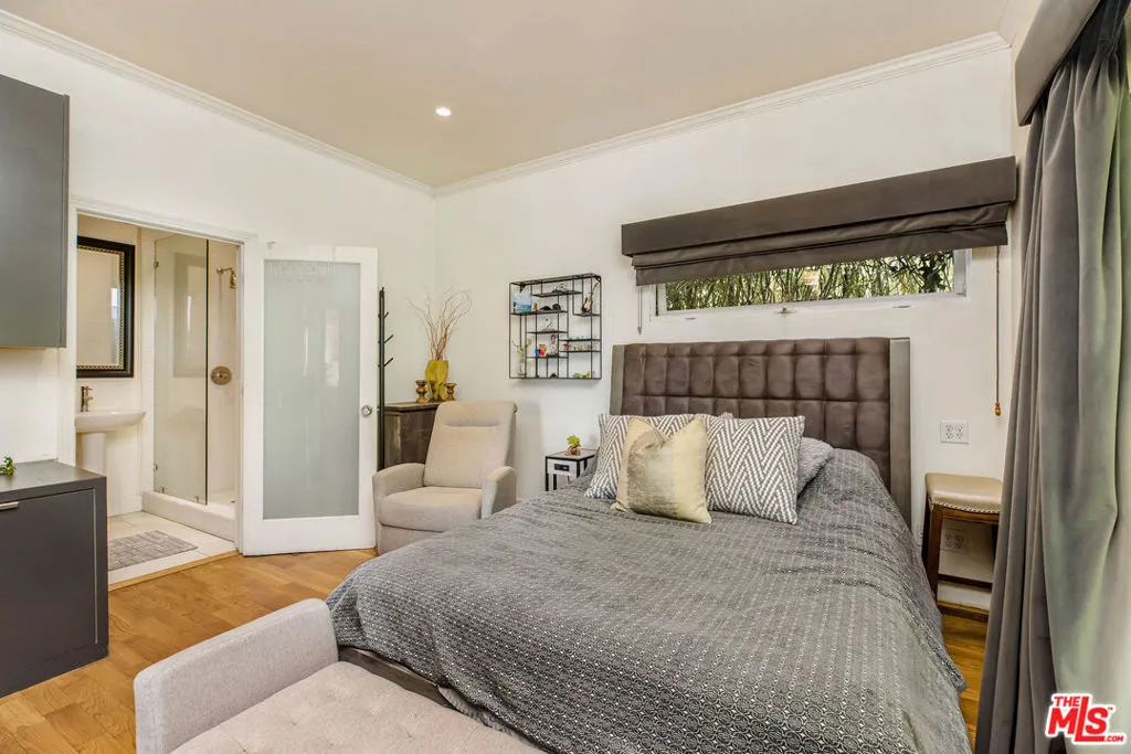 1641 N Crescent Heights Boulevard, Los Angeles, California 90069 home-pic-21