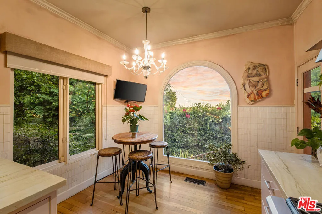 1641 N Crescent Heights Boulevard, Los Angeles, California 90069 home-pic-12