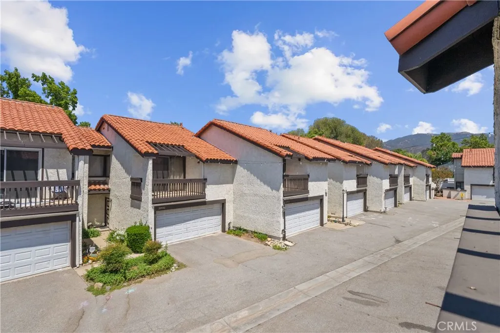 20931 Judah Lane 35, Newhall, California 91321 home-pic-40