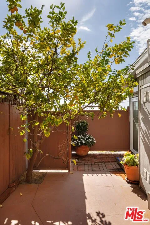 8295 Hollywood Boulevard, Los Angeles, California 90069 home-pic-29