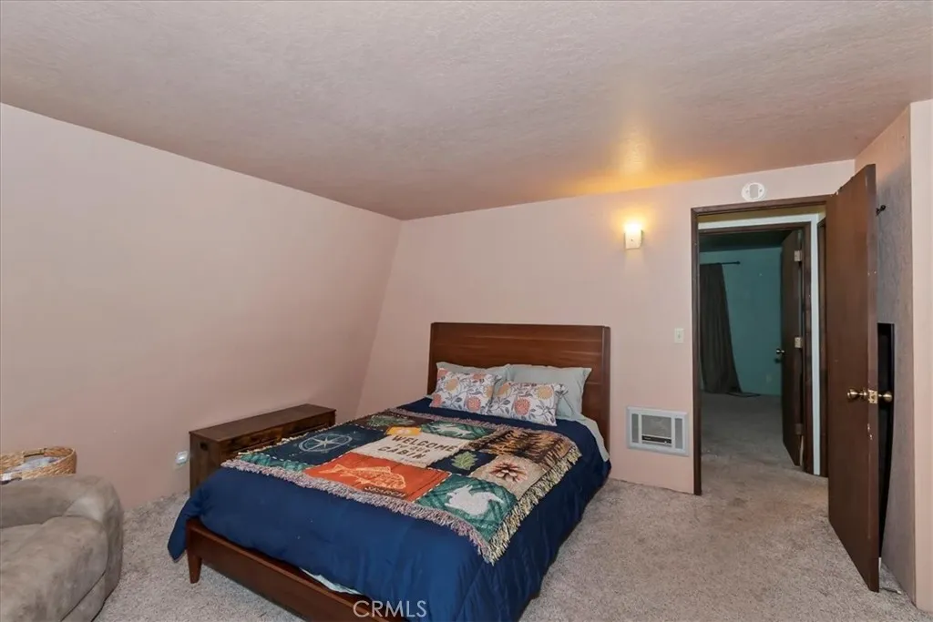 172 Vista, Sugarloaf, California 92386 home-pic-11