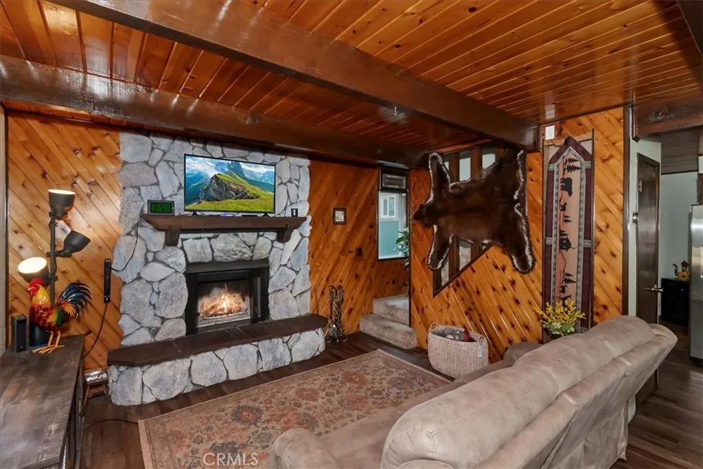 172 Vista, Sugarloaf, California 92386 home-pic-3