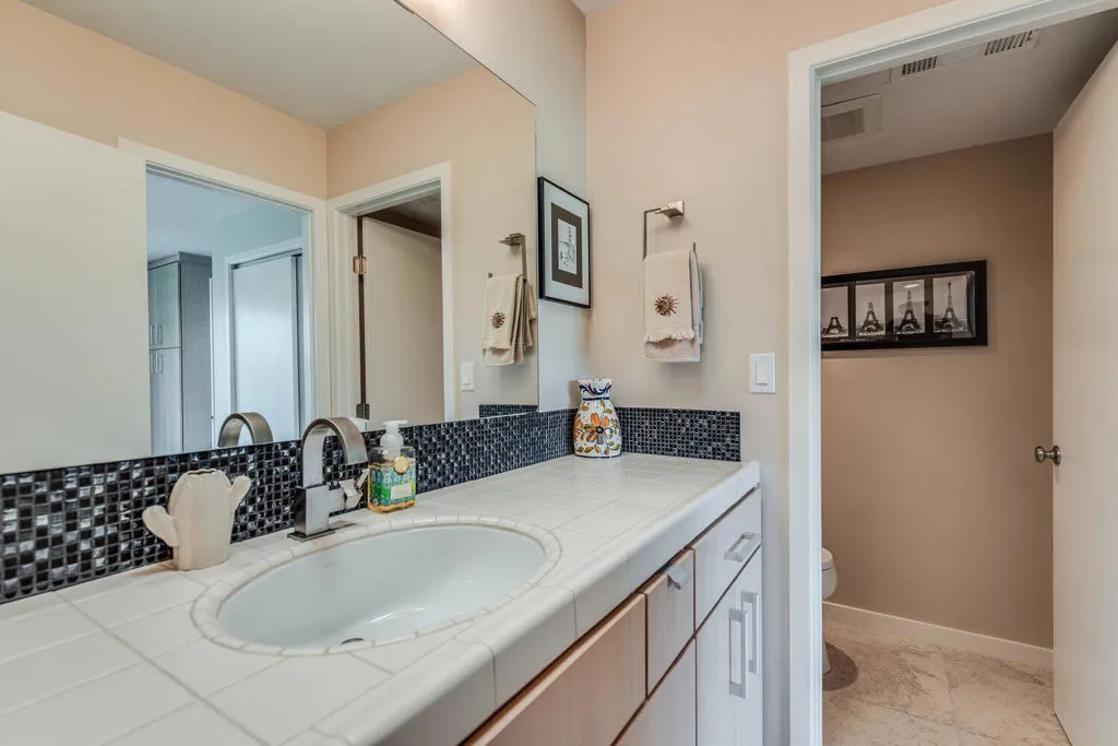 84 La Ronda Drive, Rancho Mirage, California 92270 home-pic-24