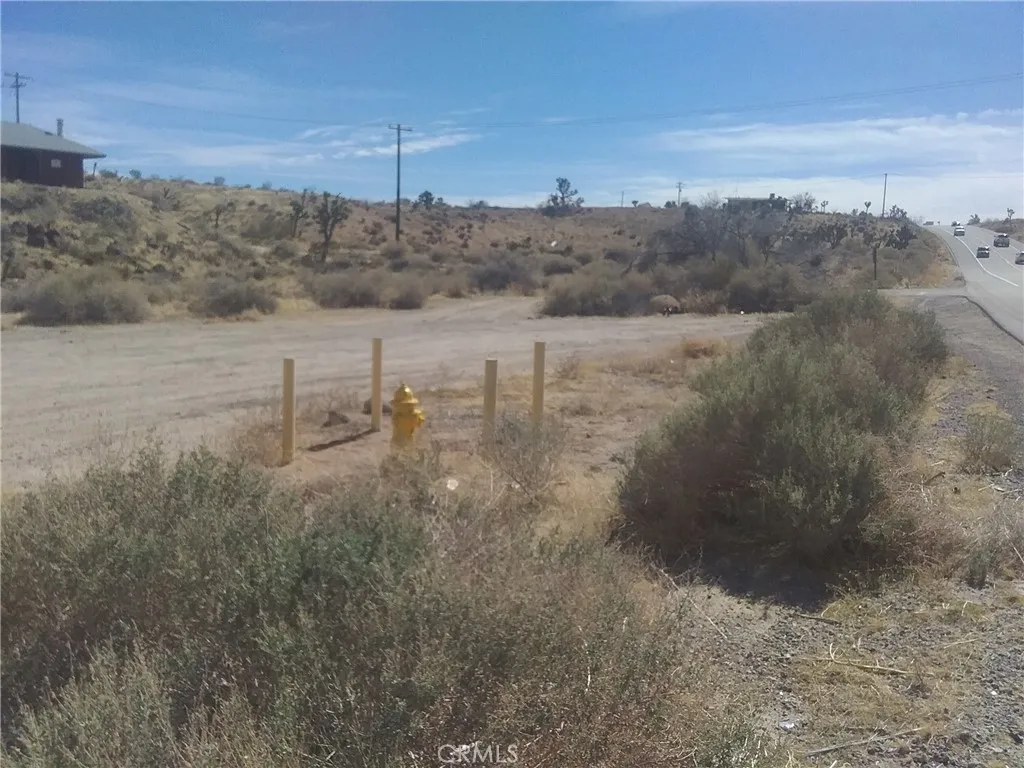 4409 Old Woman Springs, Yucca Valley, California 92284 home-pic-1