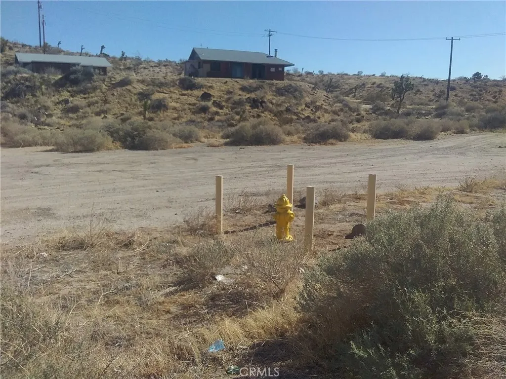 4409 Old Woman Springs, Yucca Valley, California 92284 home-pic-5