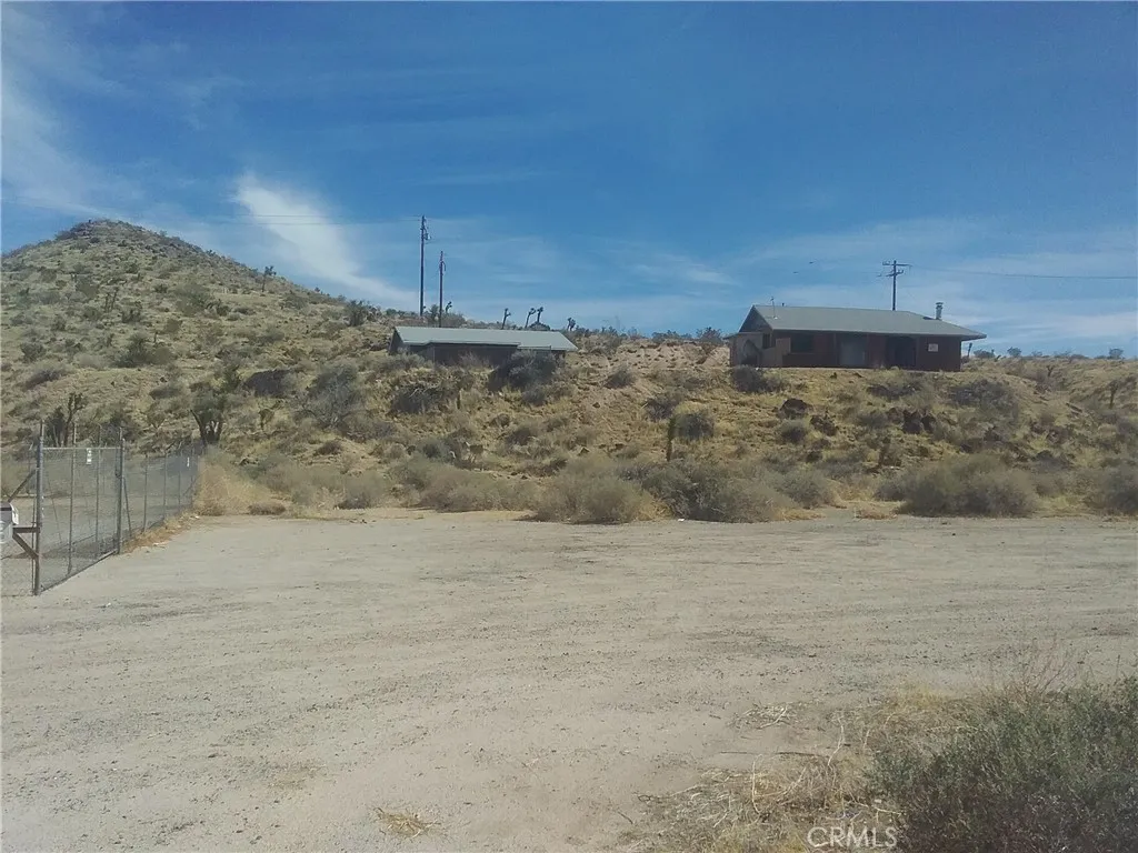 4409 Old Woman Springs, Yucca Valley, California 92284 home-pic-0