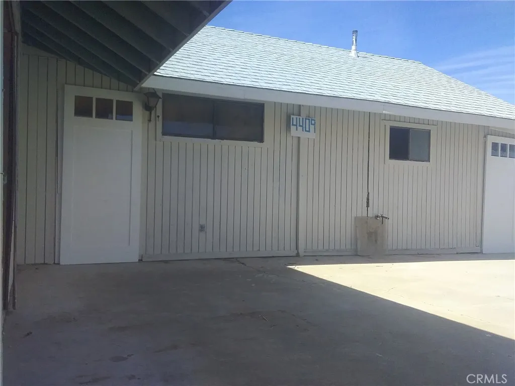 4409 Old Woman Springs, Yucca Valley, California 92284 home-pic-2