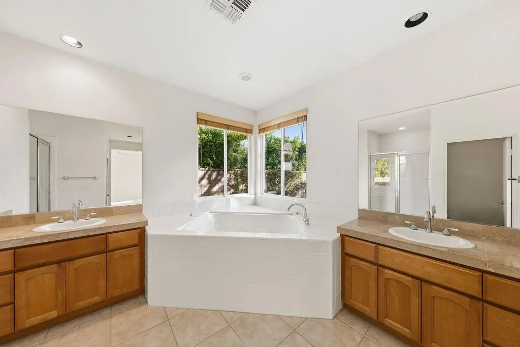 78855 Casa Del Rio, La Quinta, California 92253 home-pic-17