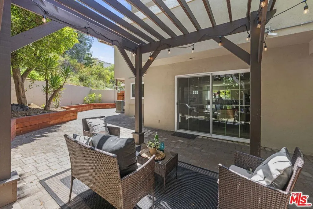 2400 Nalin Drive, Los Angeles, California 90077 home-pic-39