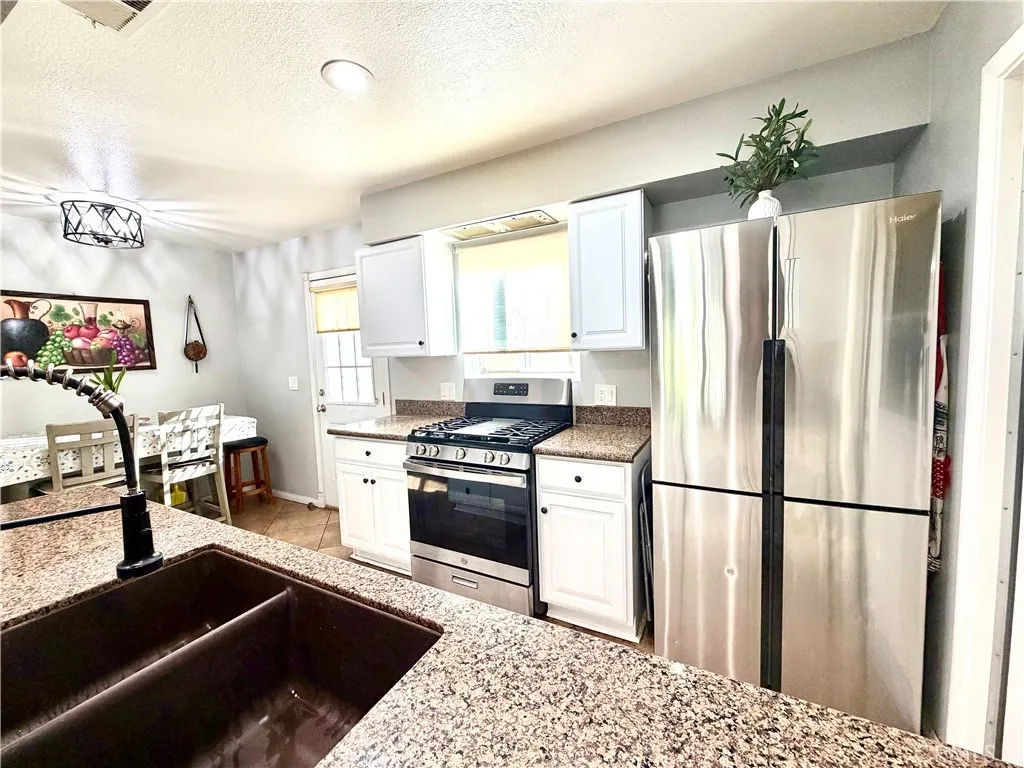 1282 N Phillips, Banning, California 92220 home-pic-4