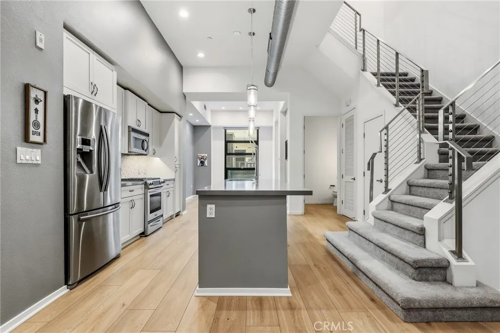 133 The Promenade N 118, Long Beach, California 90802 home-pic-7