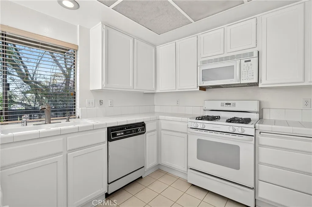 23 Viejo 79, Irvine, California 92612 home-pic-8