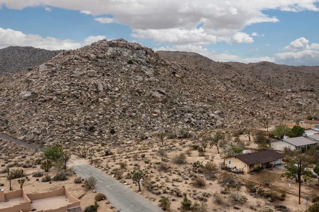 61148 Prescott Trail, Joshua Tree, California 92252 home-pic-6
