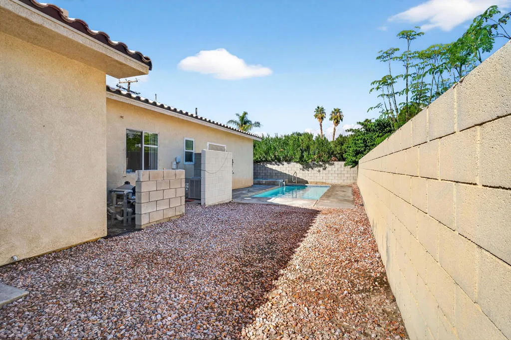 69020 San Susanna Avenue, Cathedral City, California 92234 home-pic-31