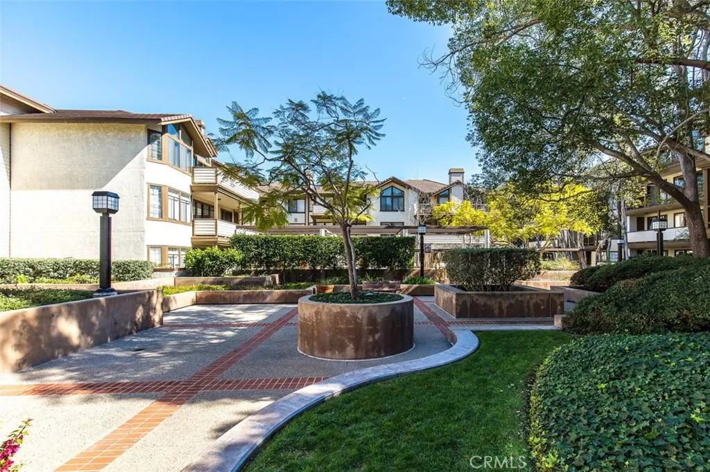 2559 Plaza Del Amo 215, Torrance, California 90503 home-pic-39