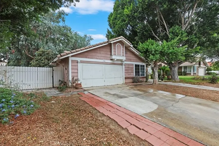 156 S Loretta, Rialto, California 92376