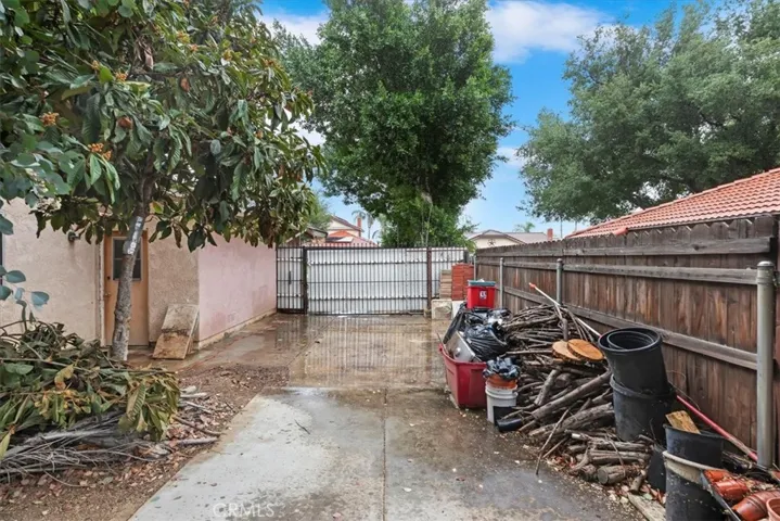 156 S Loretta, Rialto, California 92376