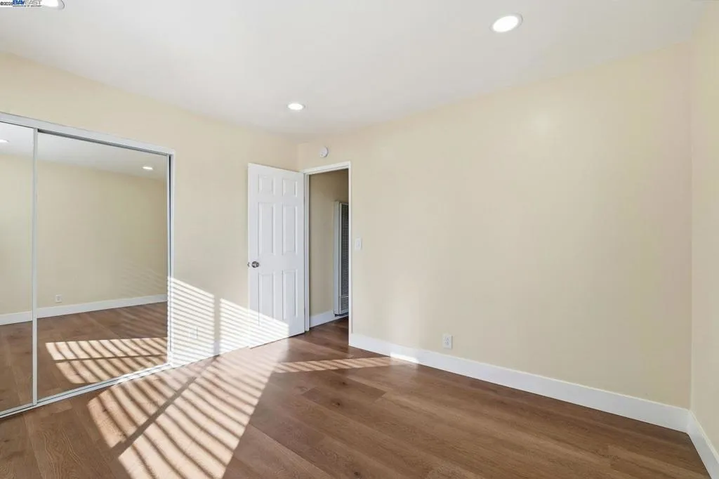 3305 Innerwick Ln, San Jose, California 95121 home-pic-17